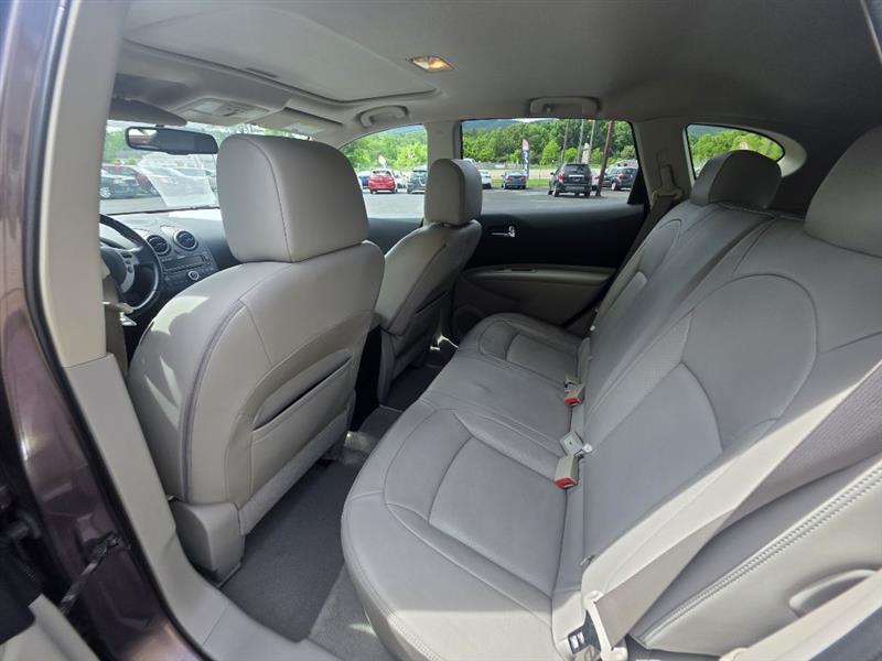 Nissan Rogue S AWD 2010
