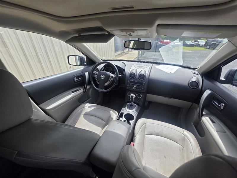 Nissan Rogue S AWD 2010