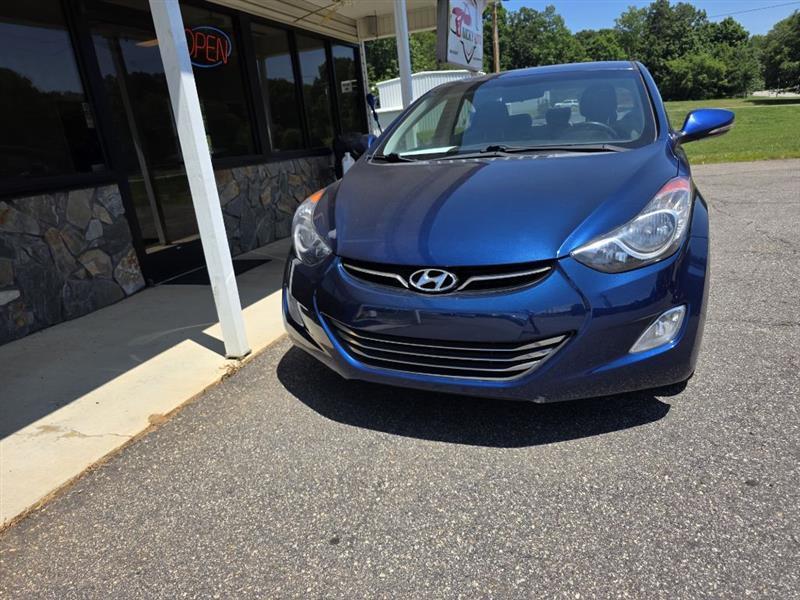Hyundai Elantra GLS M/T 2013