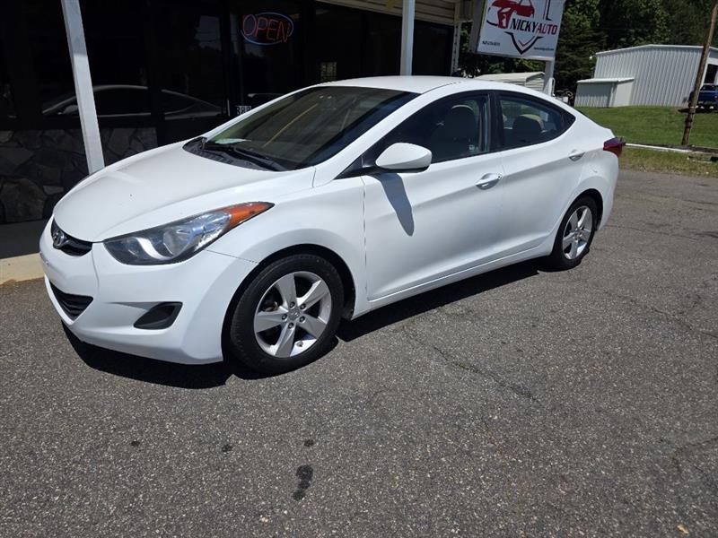 Hyundai Elantra GLS M/T 2013