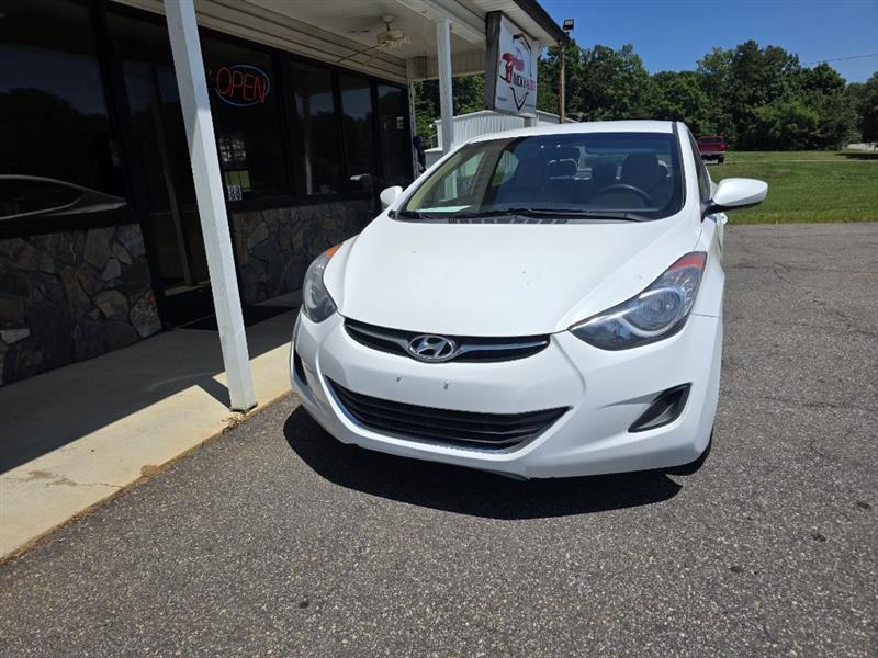 Hyundai Elantra GLS M/T 2013