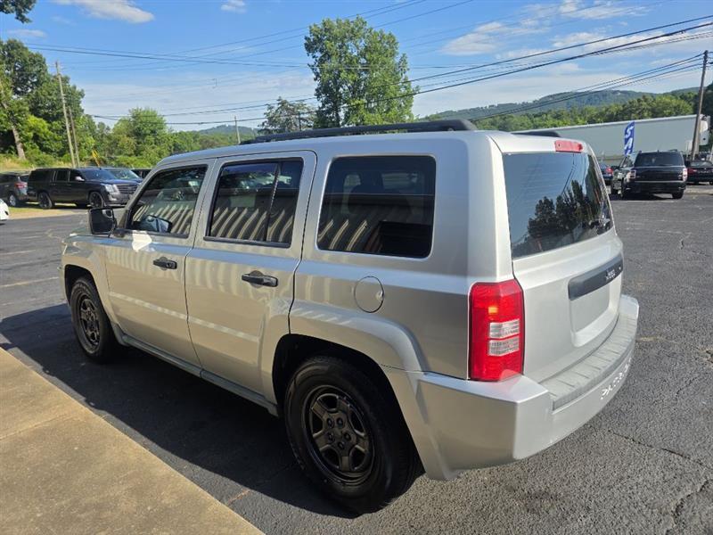 Jeep Patriot Sport 2WD 2010