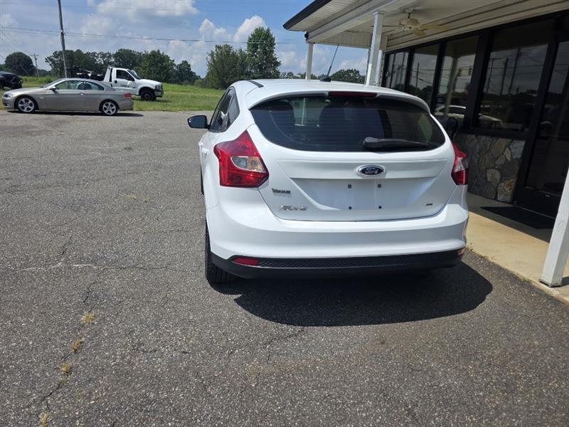 Ford Focus SE Hatch 2014