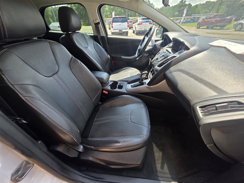 Ford Focus SE Hatch 2014