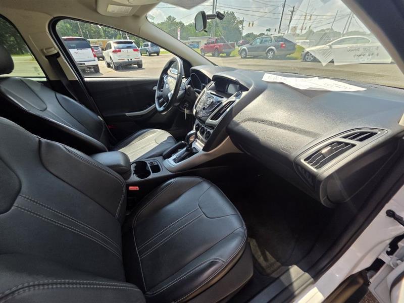 Ford Focus SE Hatch 2014
