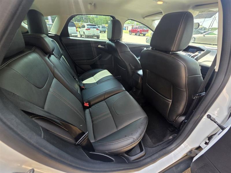 Ford Focus SE Hatch 2014