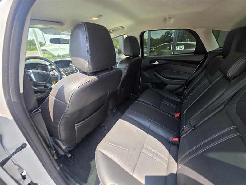 Ford Focus SE Hatch 2014