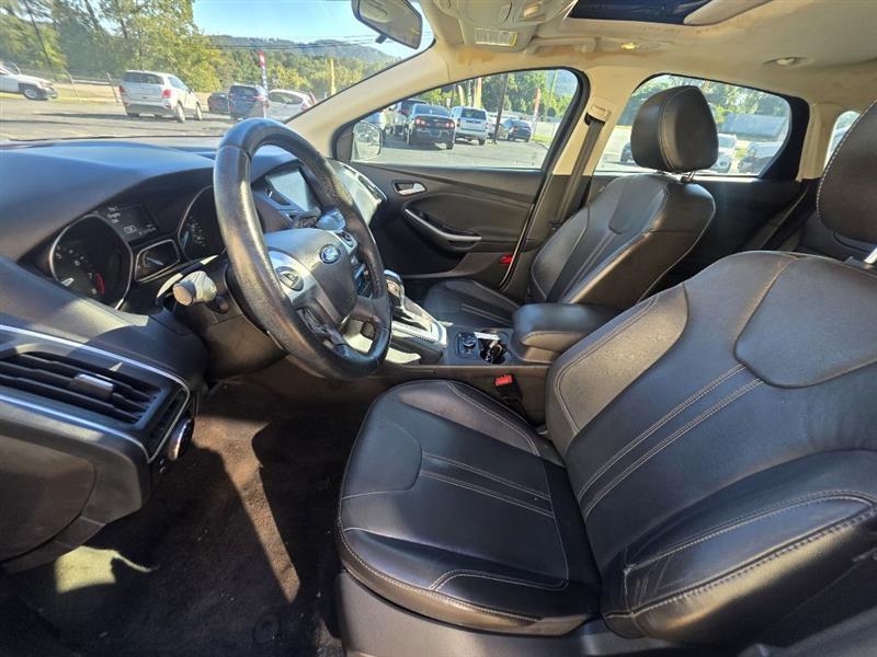 Ford Focus Titanium Hatch 2014