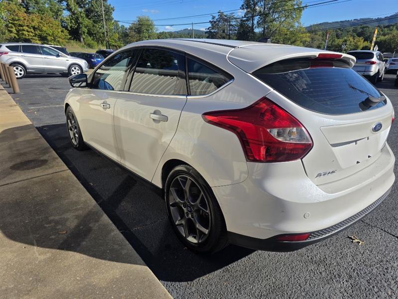 Ford Focus Titanium Hatch 2014