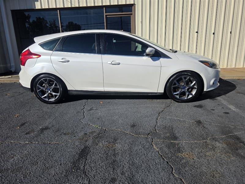 Ford Focus Titanium Hatch 2014