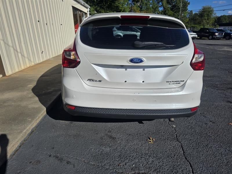 Ford Focus Titanium Hatch 2014