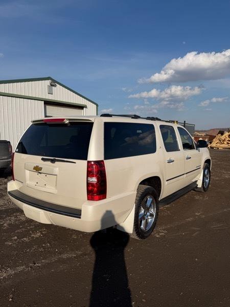Chevrolet Suburban  2013