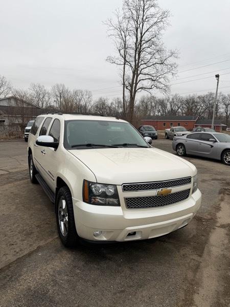 Chevrolet Suburban  2013