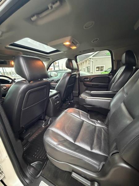 Chevrolet Suburban  2013