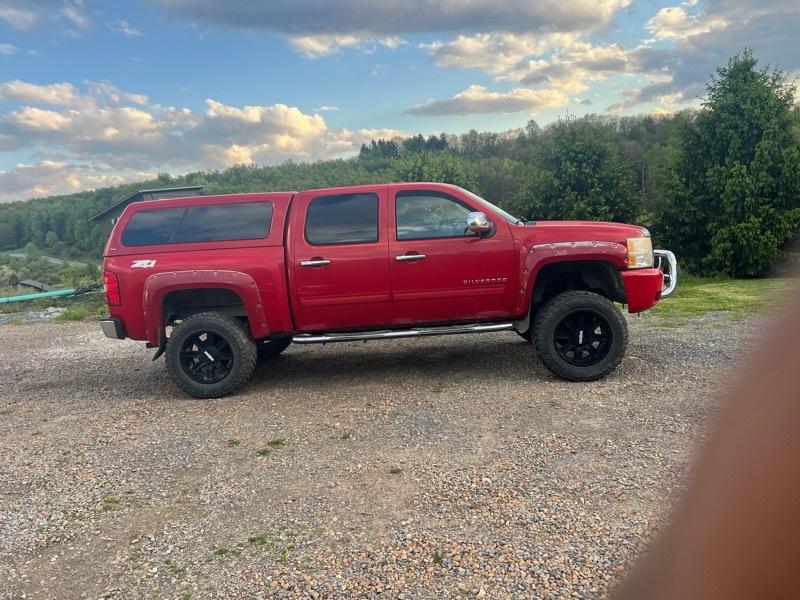 Chevrolet Silverado 1500 2LT Crew Cab Long Box 4WD 2011