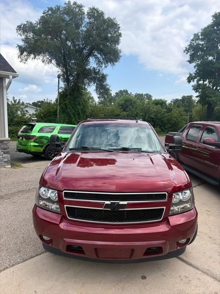 Chevrolet Suburban  2011