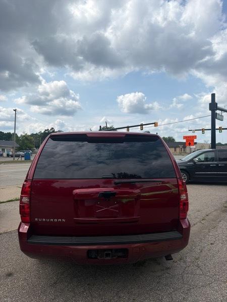Chevrolet Suburban  2011
