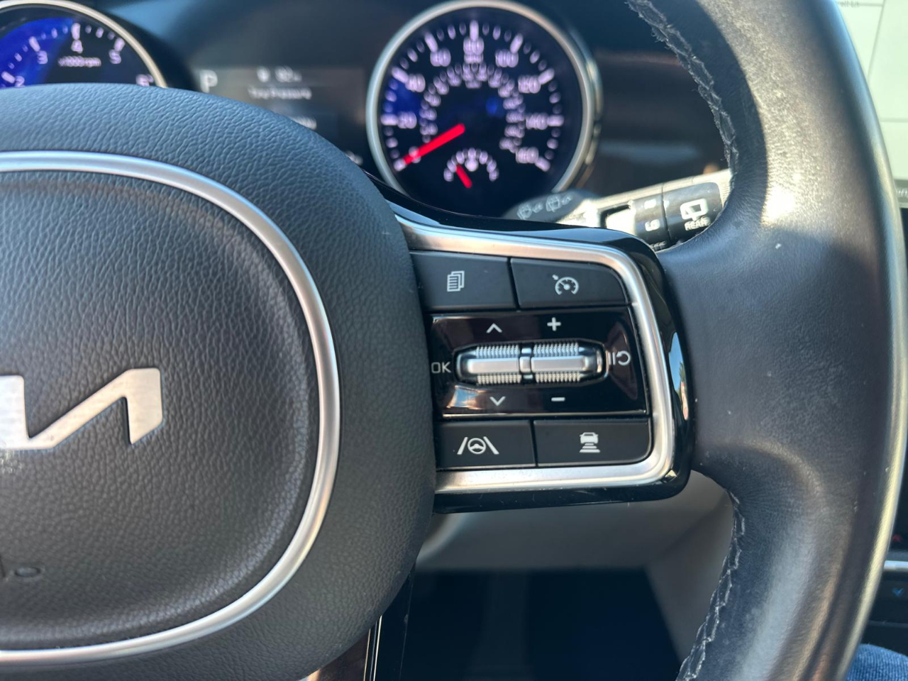 Kia Carnival EX 2023