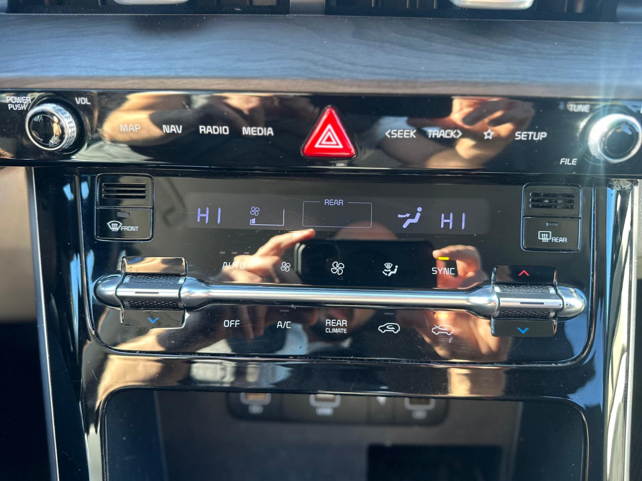 Kia Carnival EX 2023