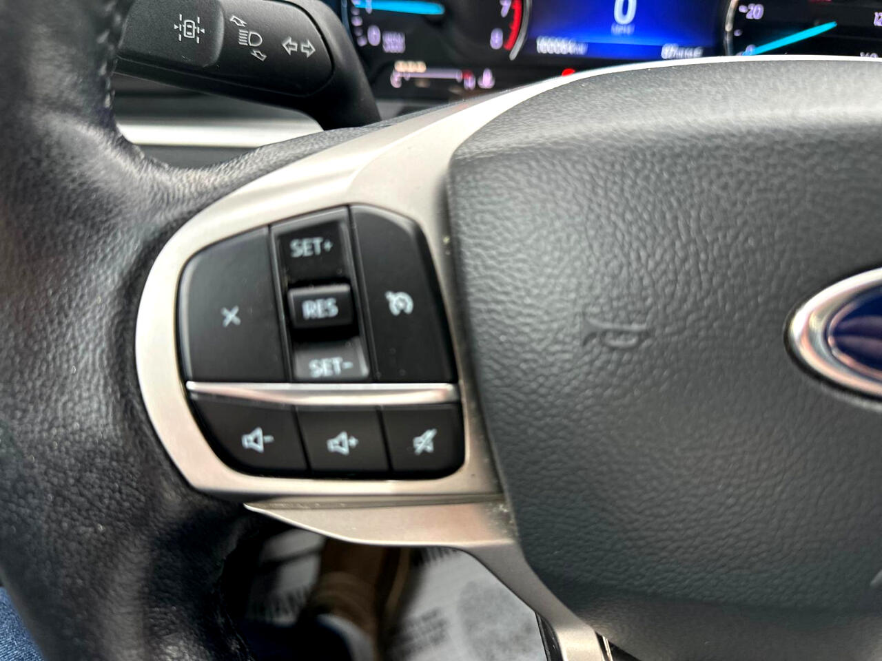 Ford Explorer XLT 2022