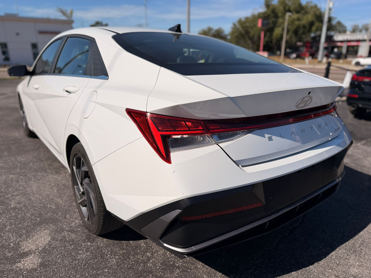 Hyundai Elantra Limited 2024