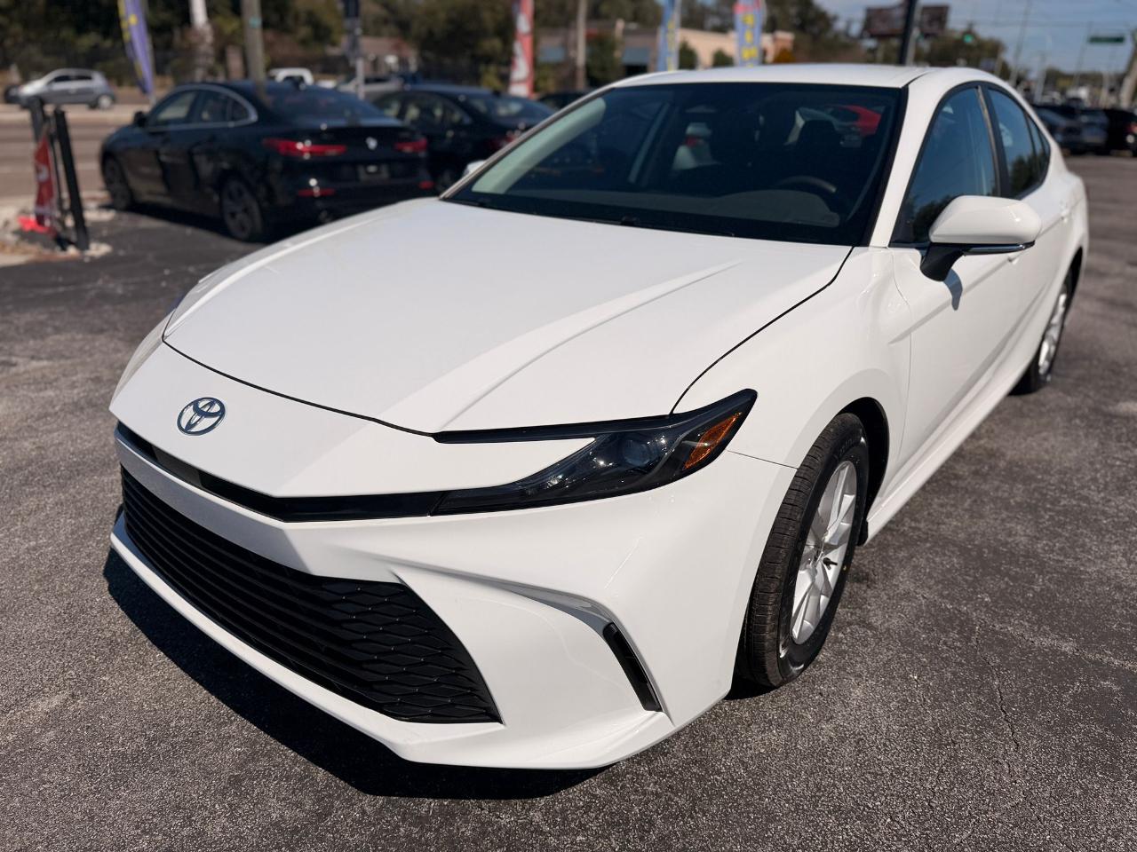 Toyota Camry Hybrid LE 2025