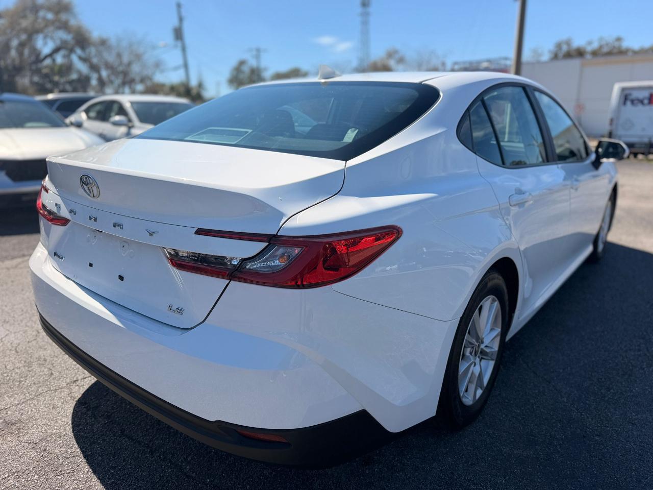 Toyota Camry Hybrid LE 2025