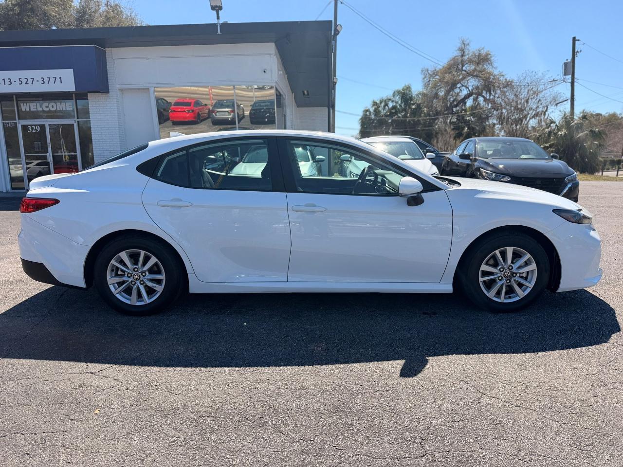 Toyota Camry Hybrid LE 2025