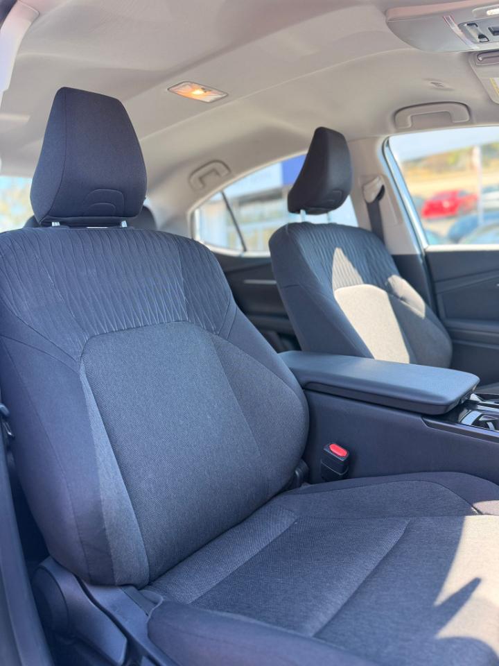 Toyota Camry Hybrid LE 2025