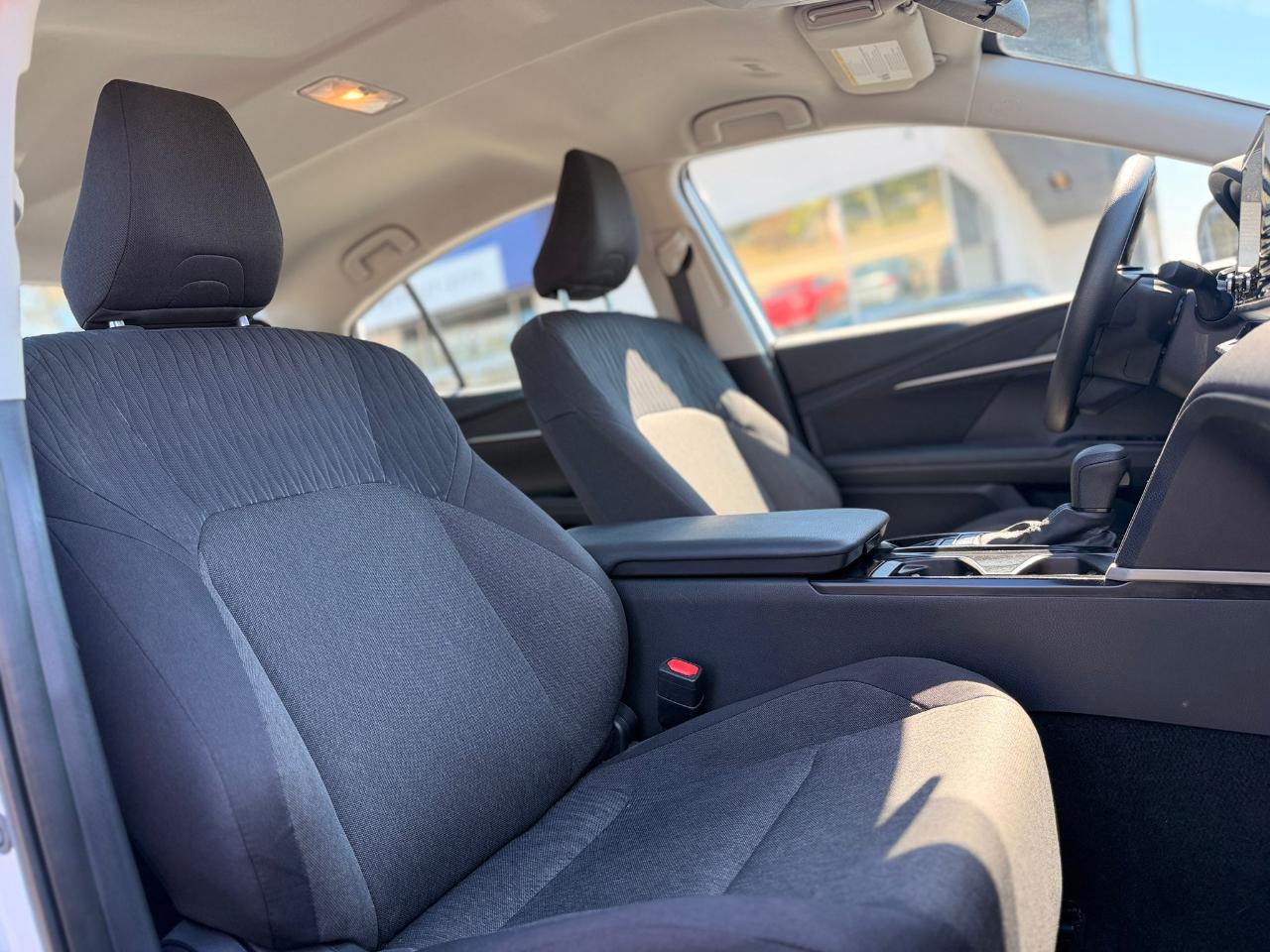 Toyota Camry Hybrid LE 2025