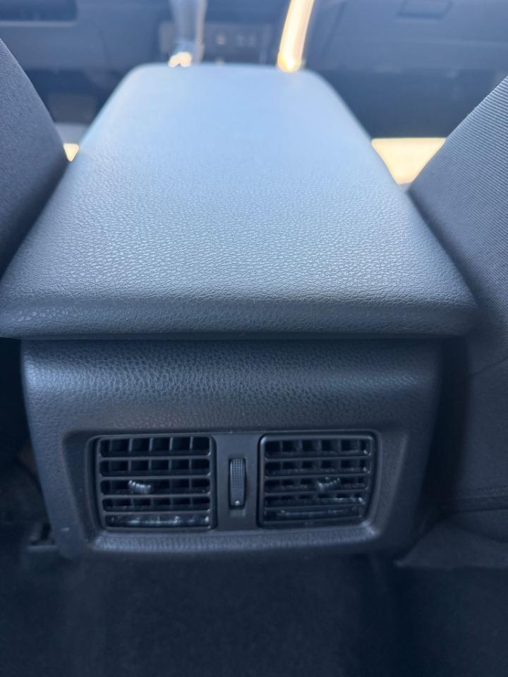 Toyota Camry Hybrid LE 2025