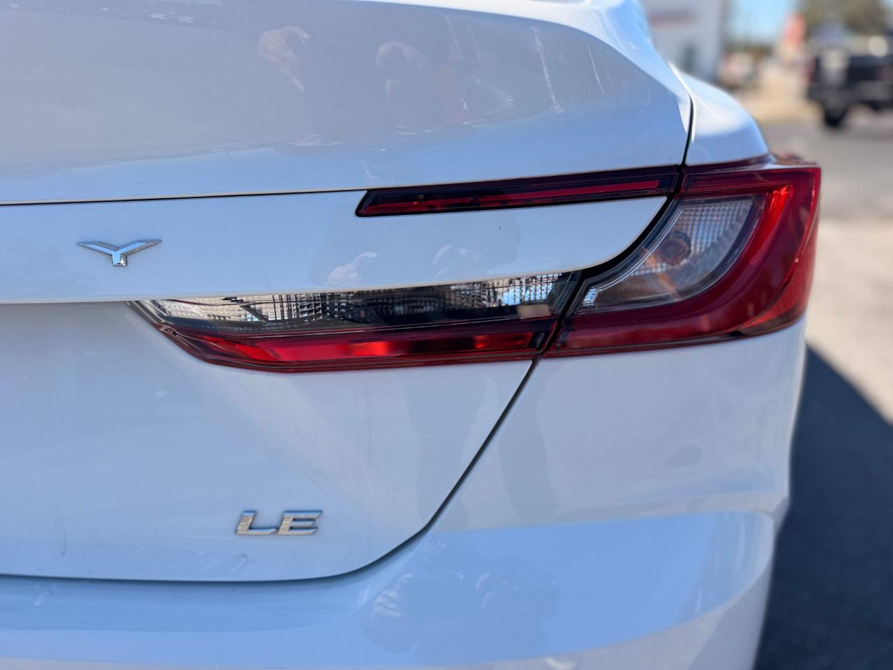 Toyota Camry Hybrid LE 2025