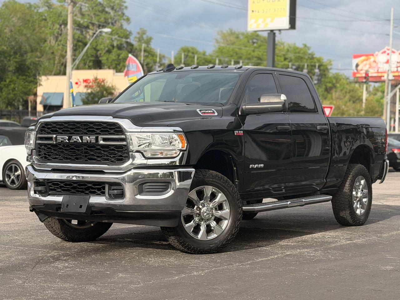 RAM 2500 Tradesman Crew Cab SWB 4WD 2022