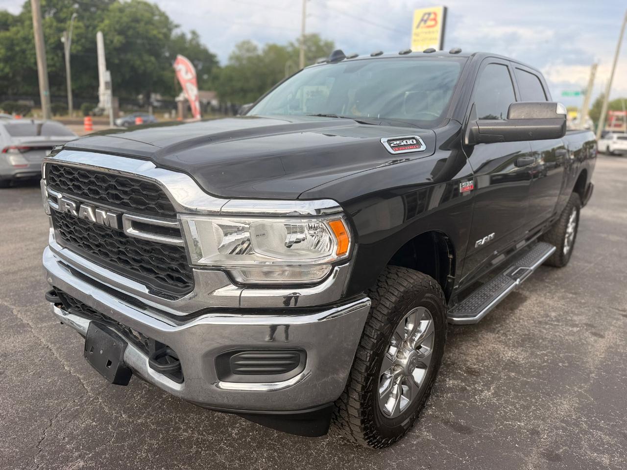 RAM 2500 Tradesman Crew Cab SWB 4WD 2022