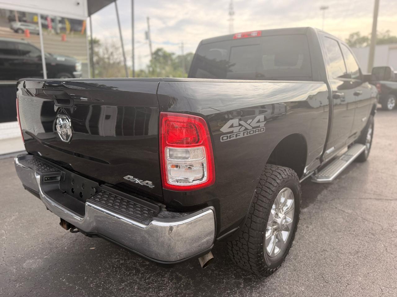 RAM 2500 Tradesman Crew Cab SWB 4WD 2022
