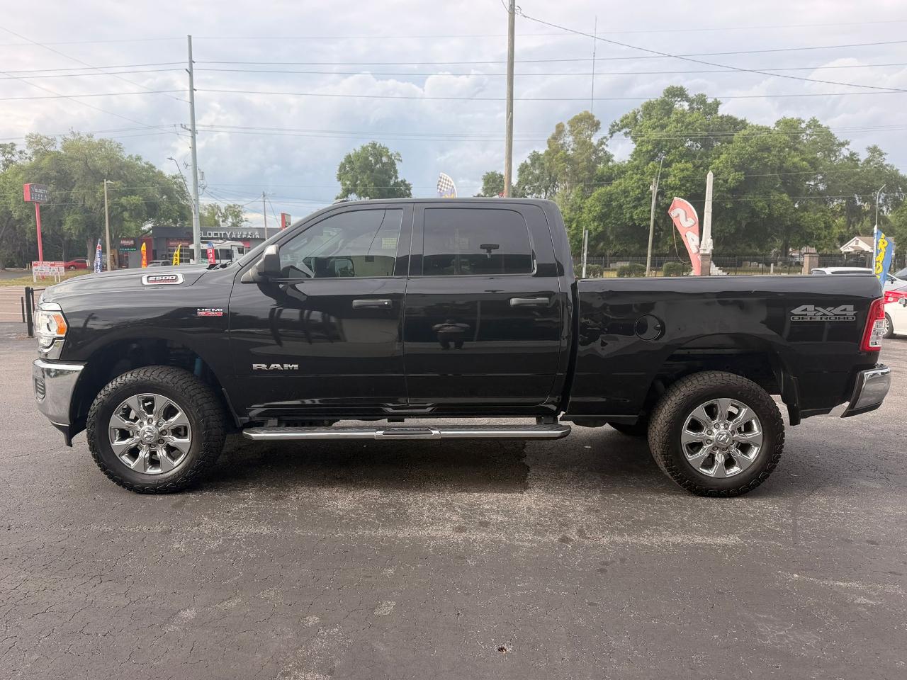 RAM 2500 Tradesman Crew Cab SWB 4WD 2022