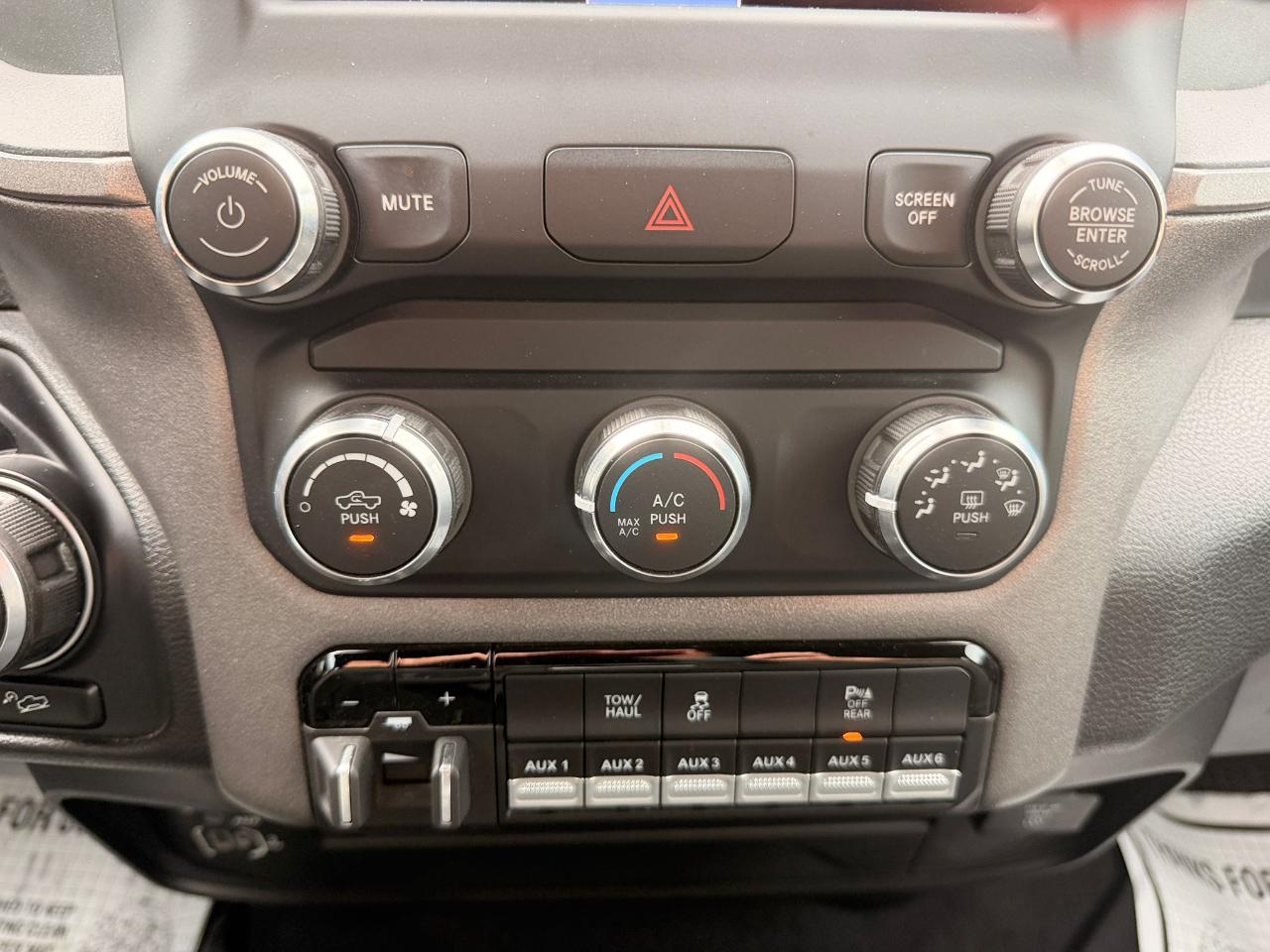 RAM 2500 Tradesman Crew Cab SWB 4WD 2022