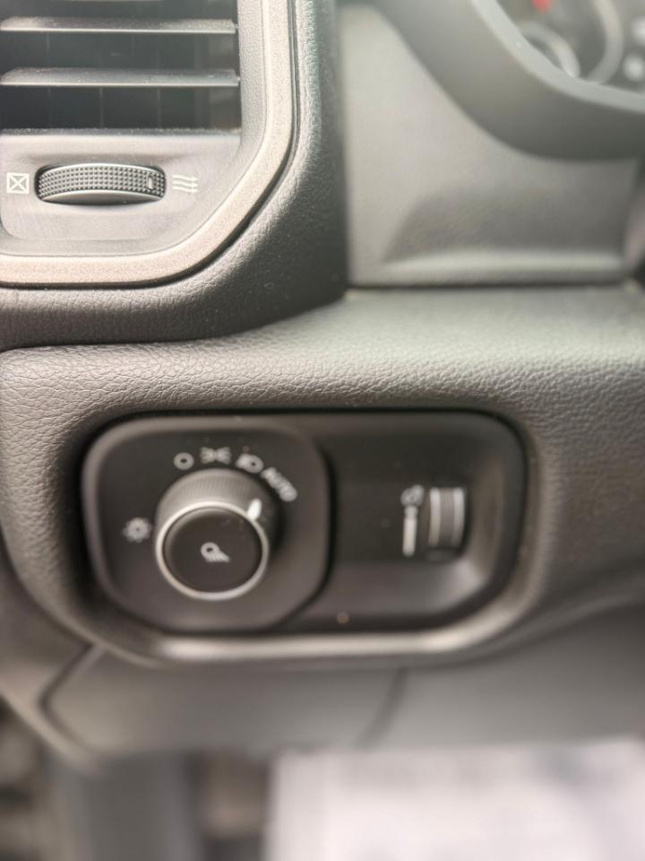 RAM 2500 Tradesman Crew Cab SWB 4WD 2022