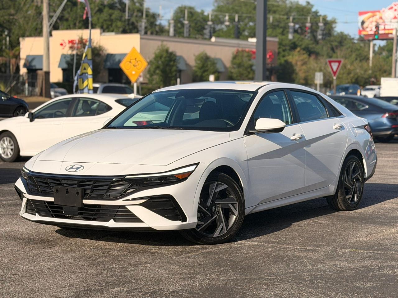 Hyundai Elantra SEL Convenience 2025