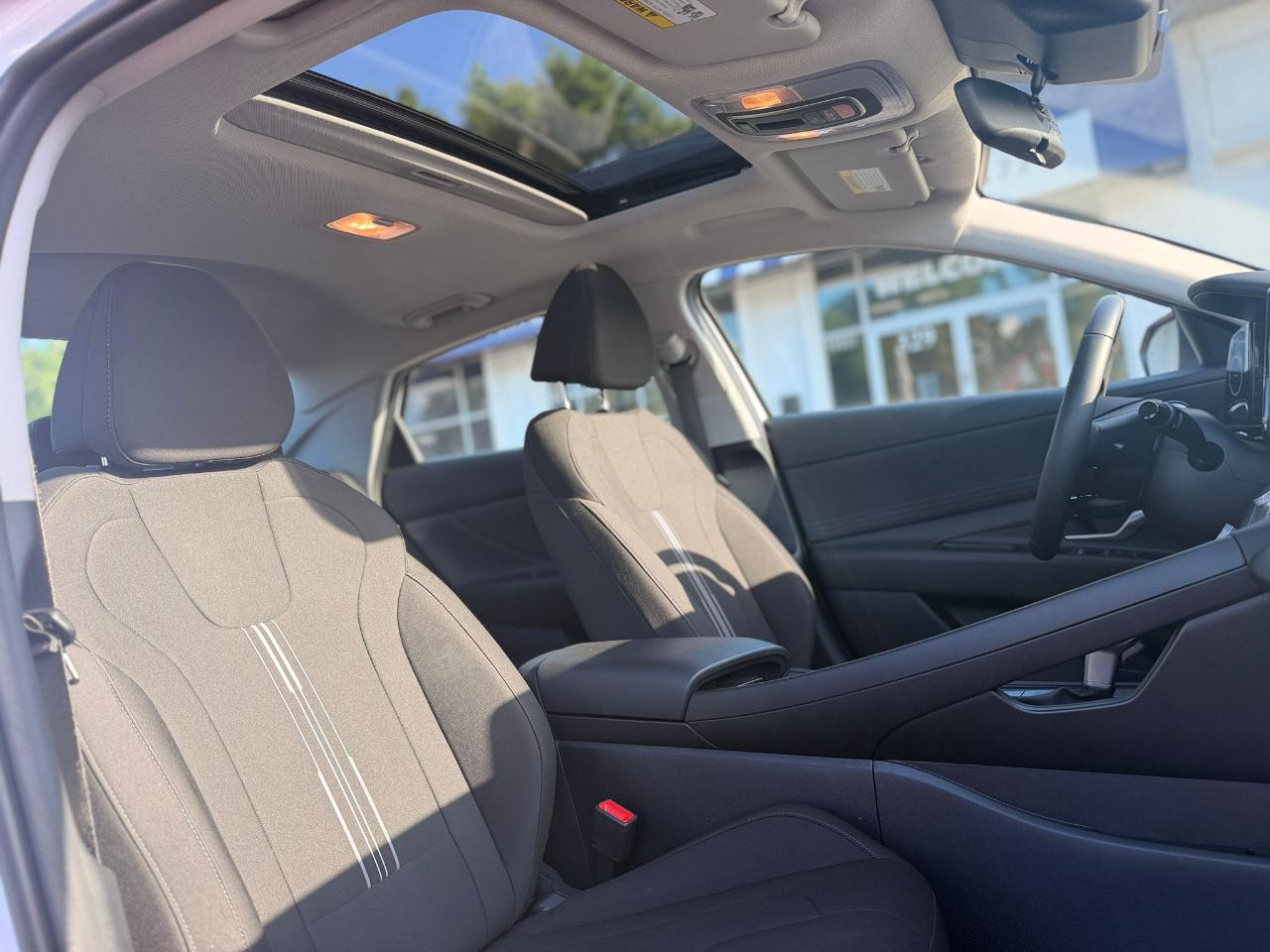 Hyundai Elantra SEL Convenience 2025