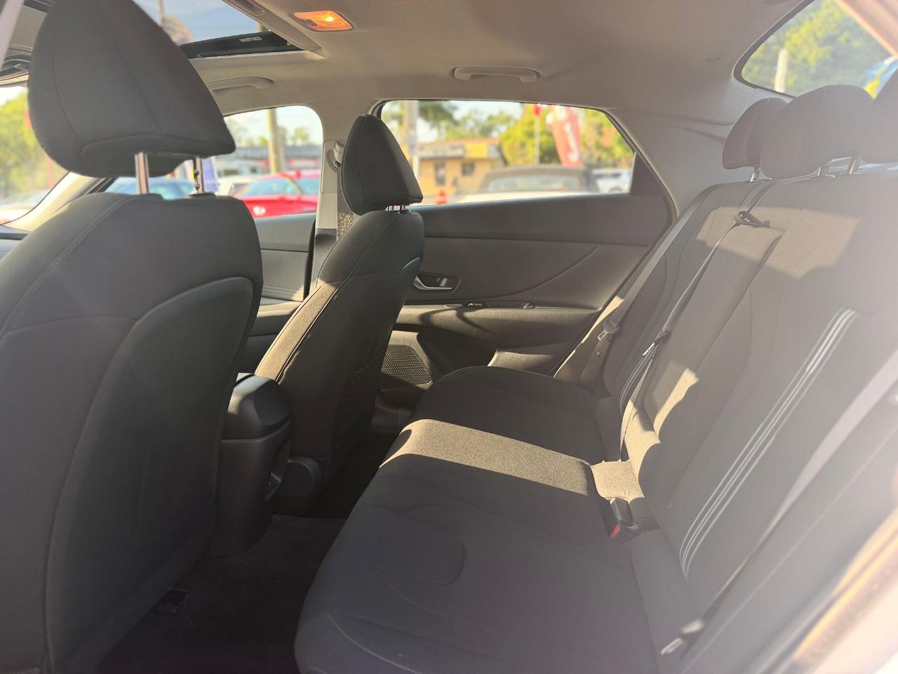 Hyundai Elantra SEL Convenience 2025