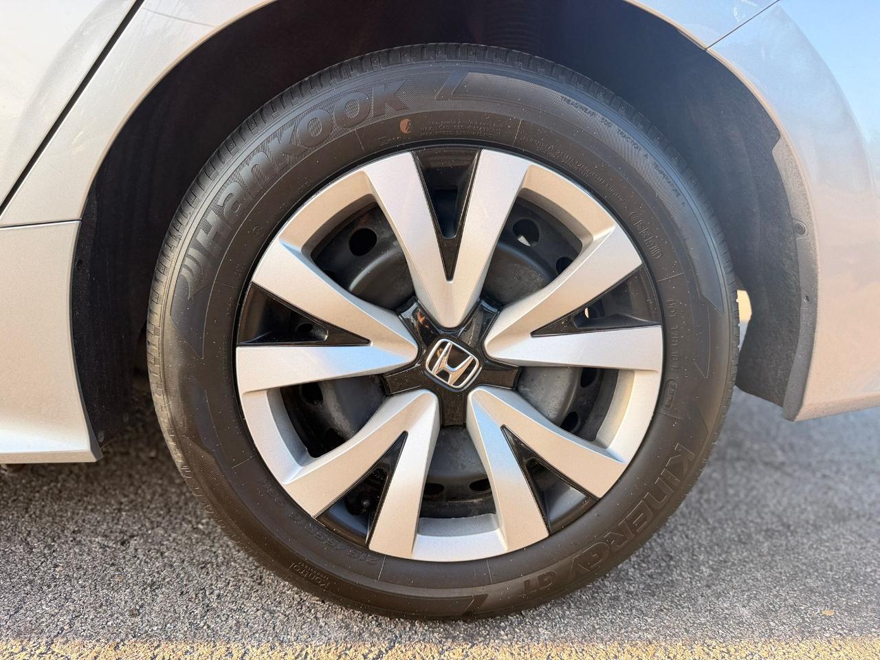 Honda Civic LX sedan 2025