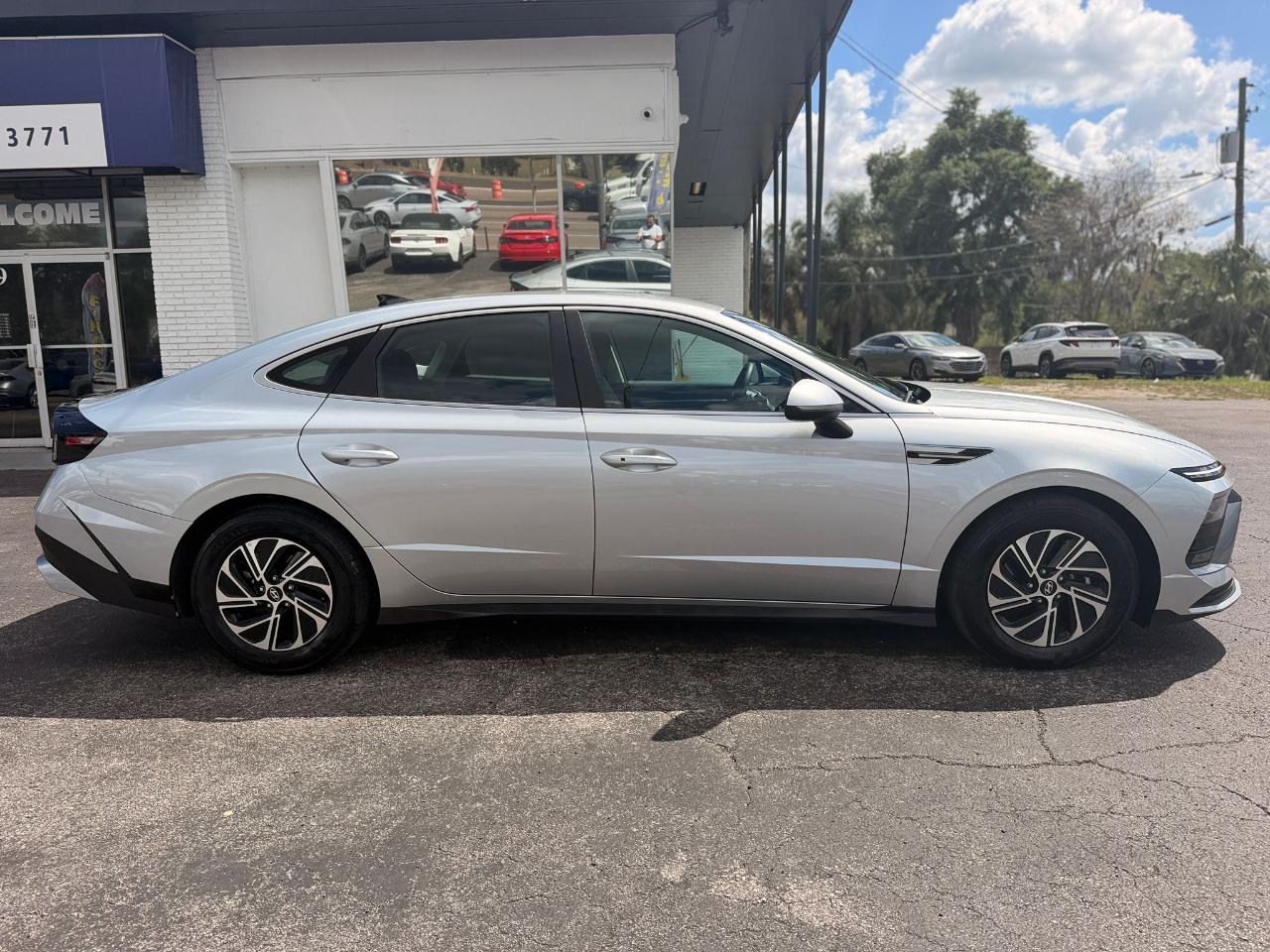 Hyundai Sonata Hybrid Blue 2026