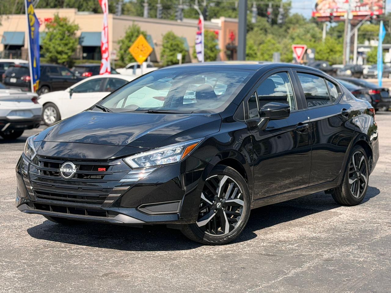 Nissan Versa SR 2025