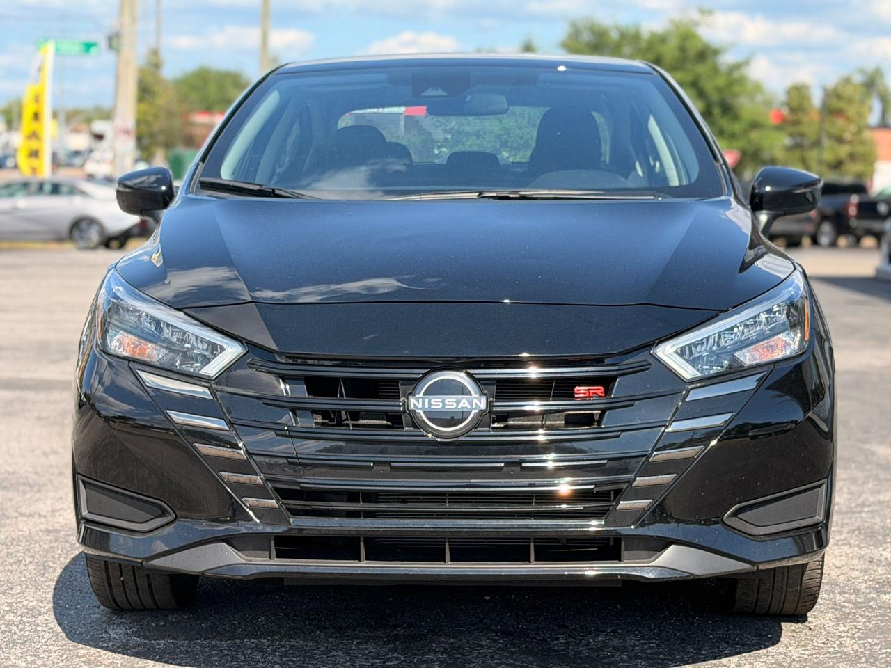 Nissan Versa SR 2025