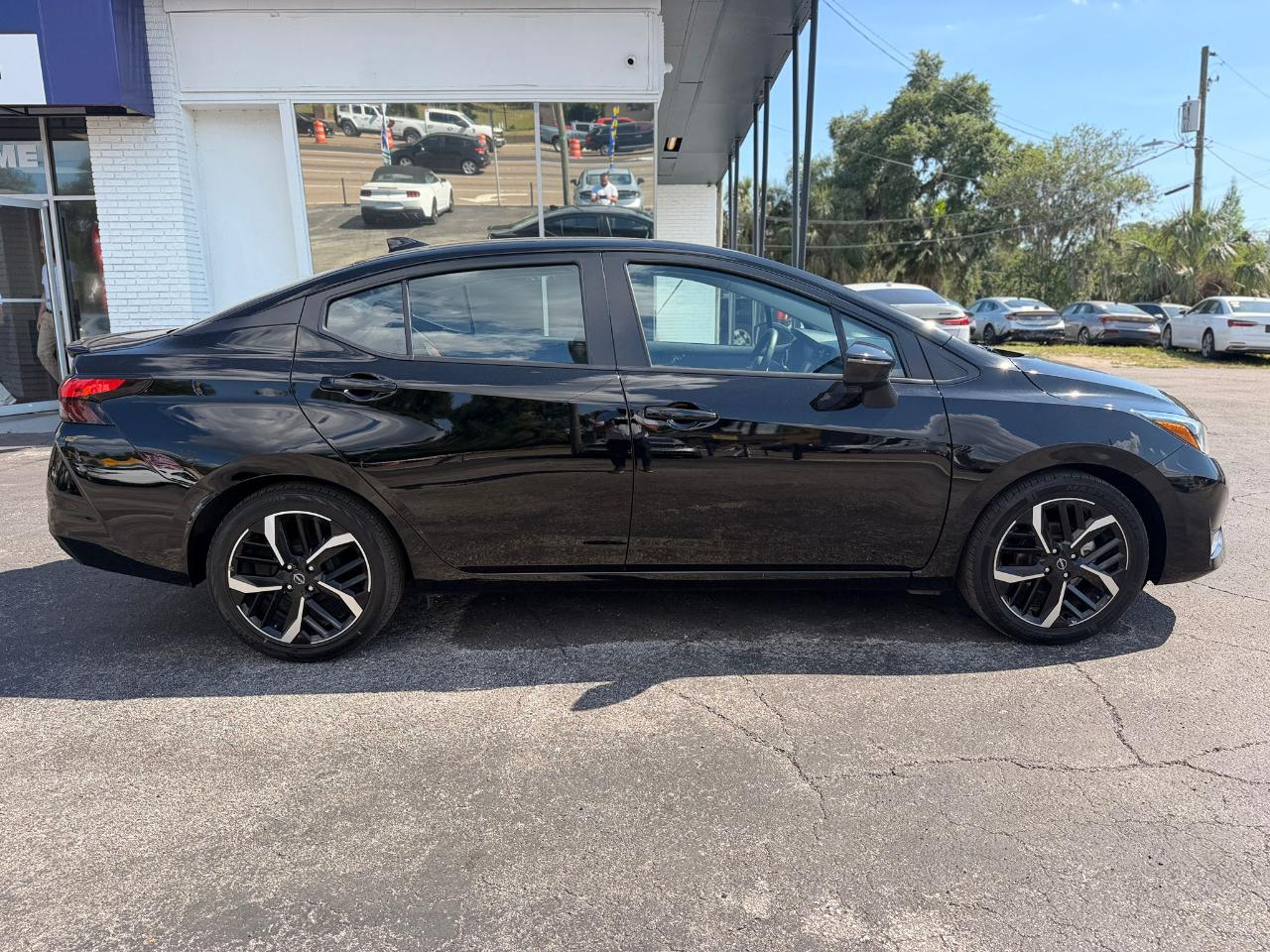 Nissan Versa SR 2025