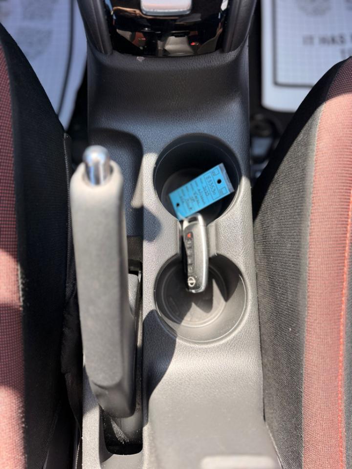 Nissan Versa SR 2025