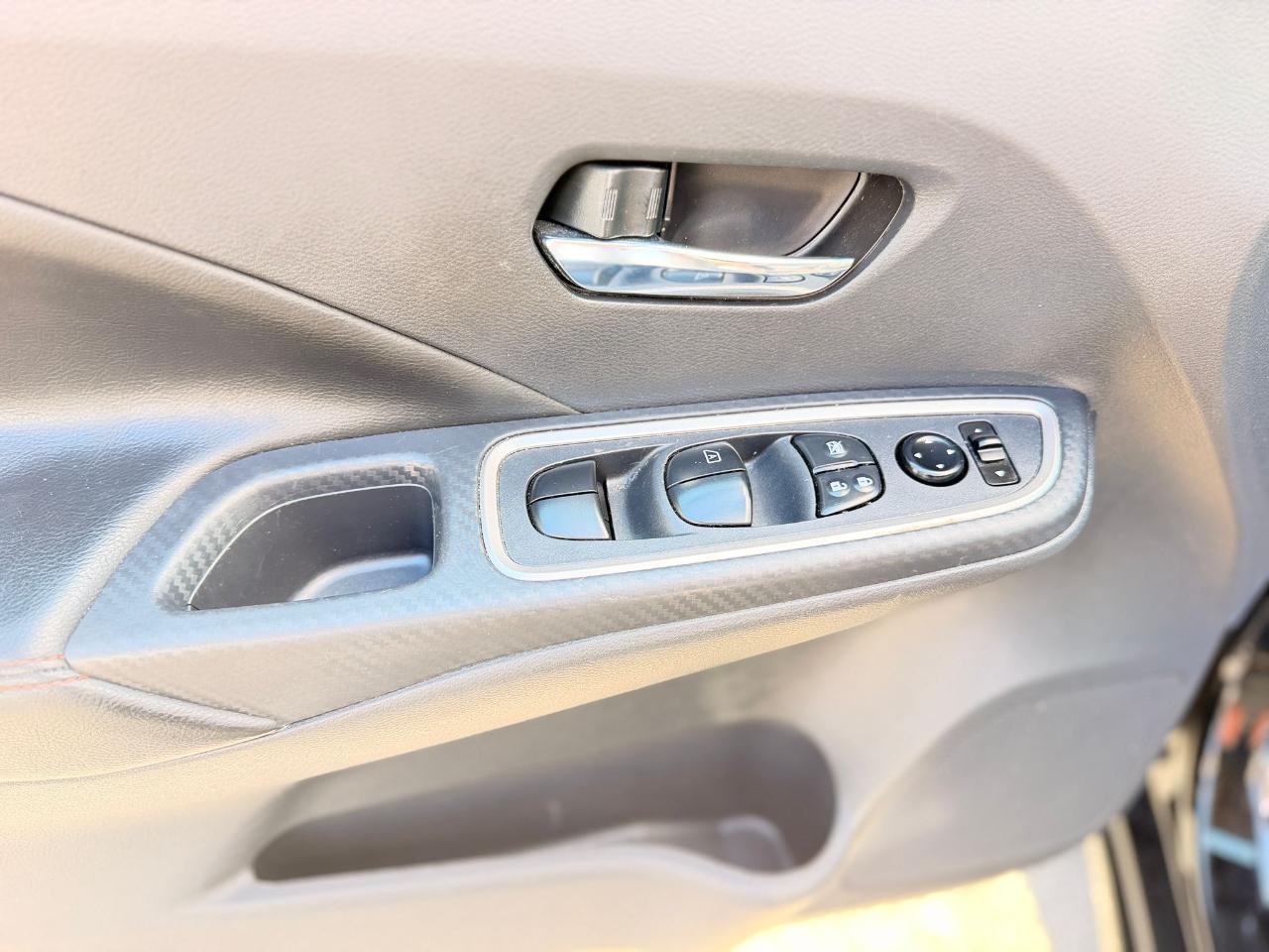 Nissan Versa SR 2025