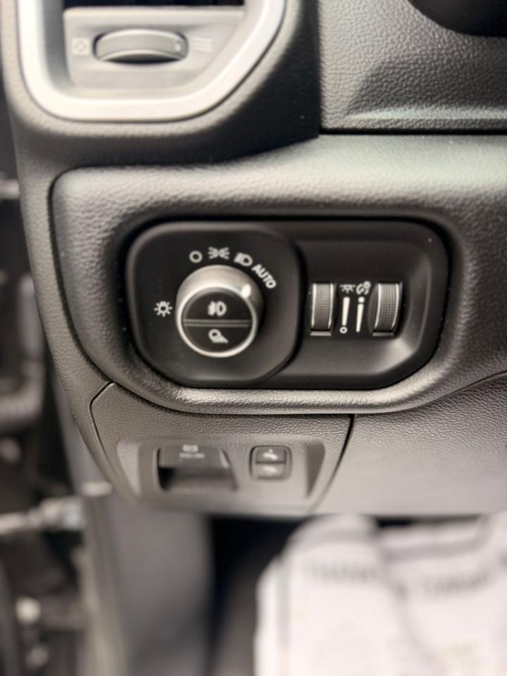 RAM 1500 Big Horn Crew Cab SWB 2WD 2019