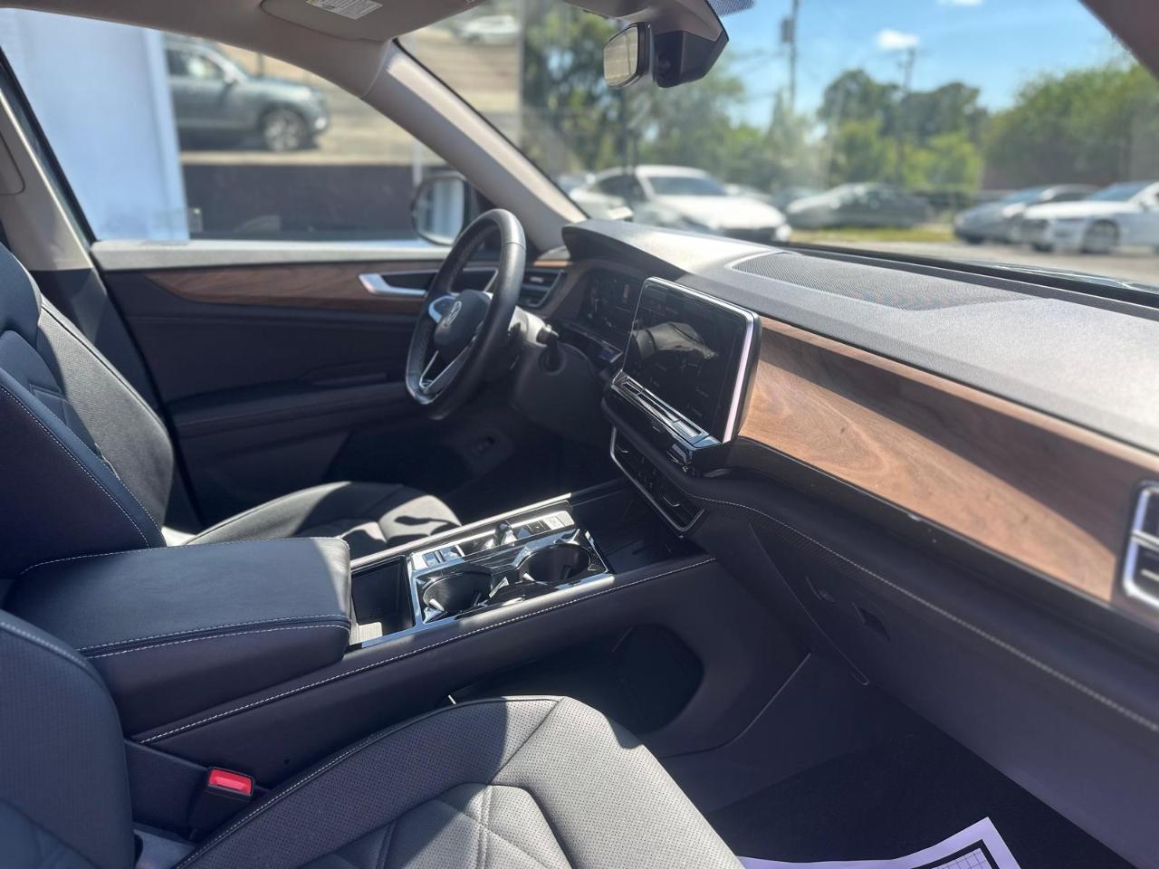 Volkswagen Atlas SE w/Technology 2025